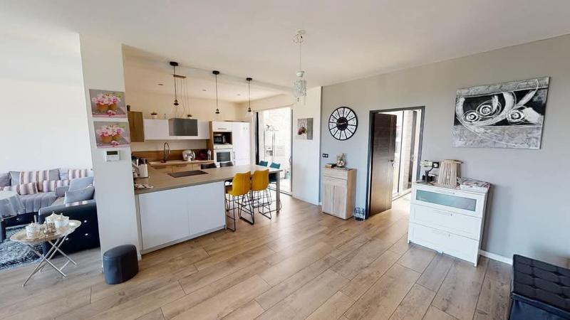 Maison - 265 m² - 7 pièces