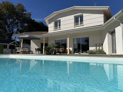 Maison - 172 m² - 5 pièces