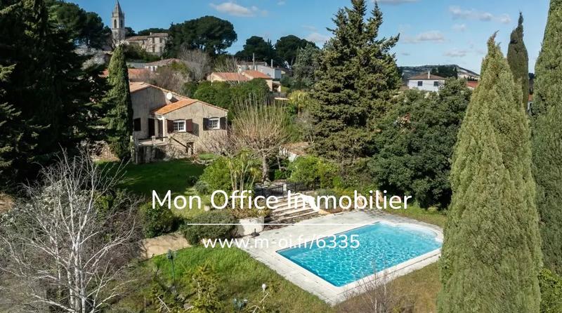 Maison - 180 m² - 7 pièces