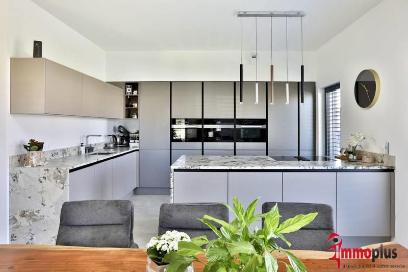 Maison - 171 m² - 6 pièces