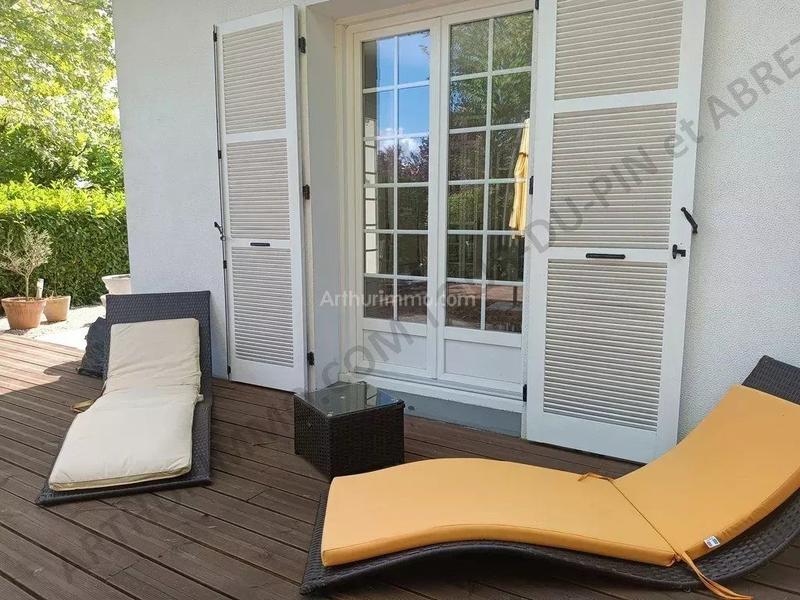 Maison - 219 m² - 6 pièces