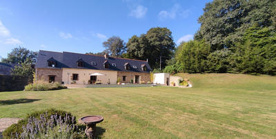 Maison - 205 m² - 8 pièces