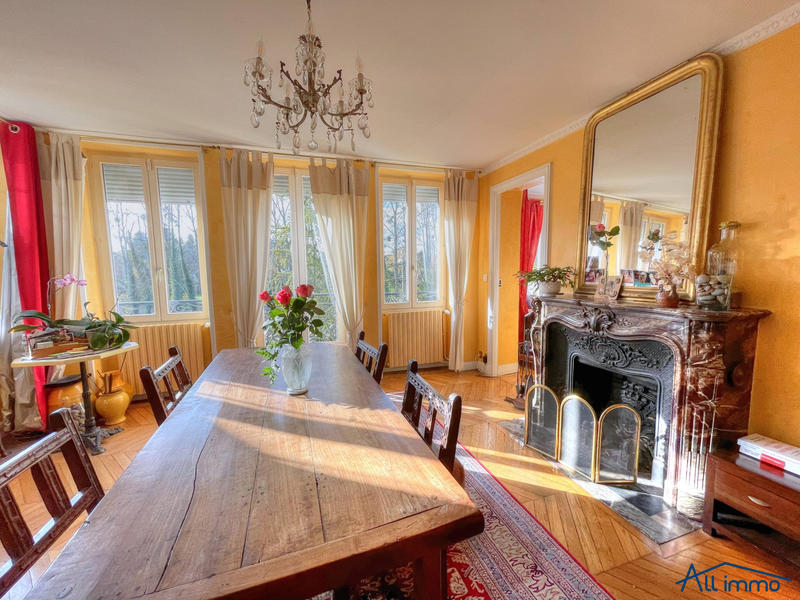 Maison ancienne - 197 m² - 8 pièces