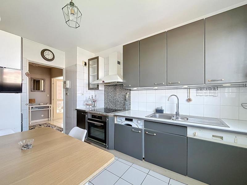 Appartement - 122 m² - 6 pièces