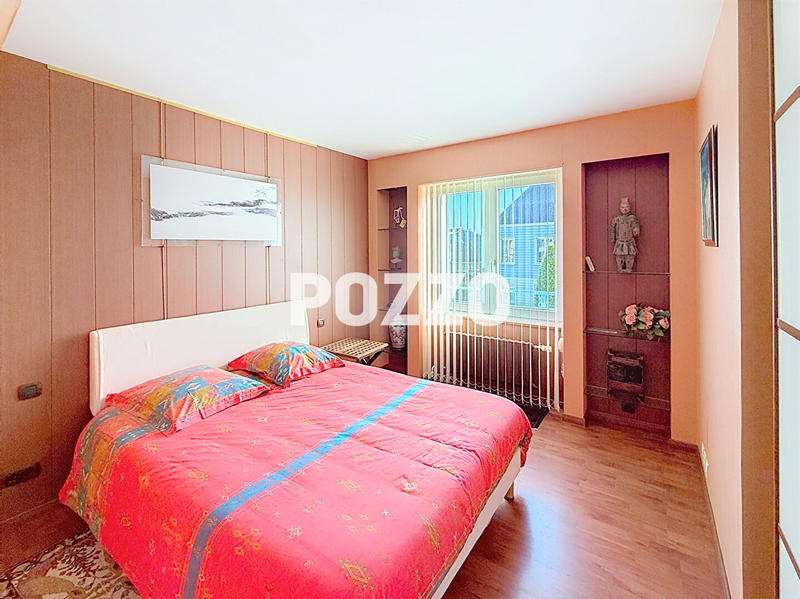 Maison - 345 m² - 8 pièces