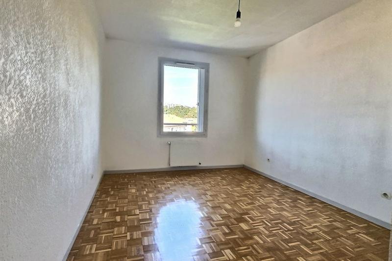 Appartement - 96 m² - 4 pièces
