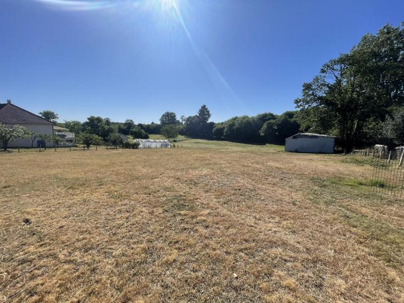 Terrain constructible - 1 416 m²