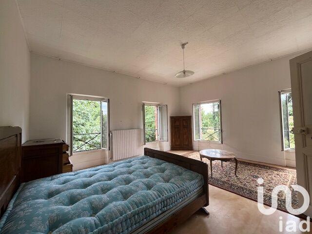 Maison - 280 m² - 10 pièces