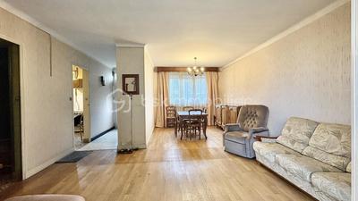 Maison traditionnelle - 93 m² - 5 pièces