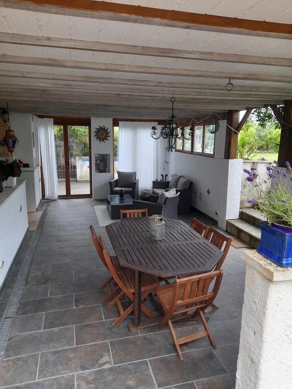 Maison traditionnelle - 232 m² - 8 pièces