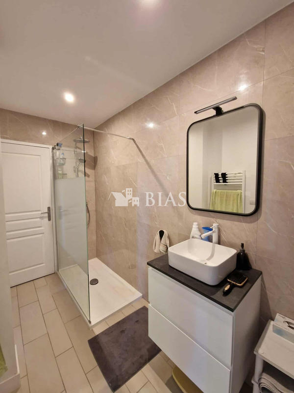 Maison - 218 m² - 8 pièces