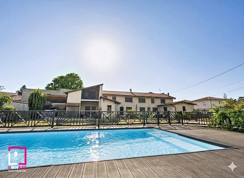 Maison ancienne - 240 m² - 6 pièces