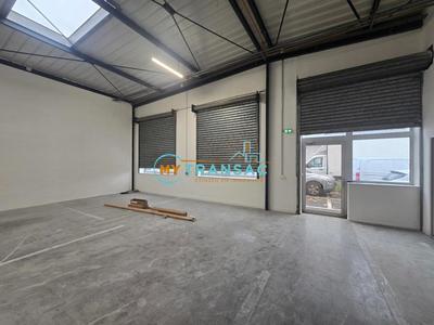 Local d'activité / Entrepôt - 892 m²