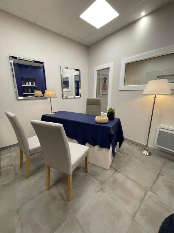 Local commercial - 50 m² - 4 pièces