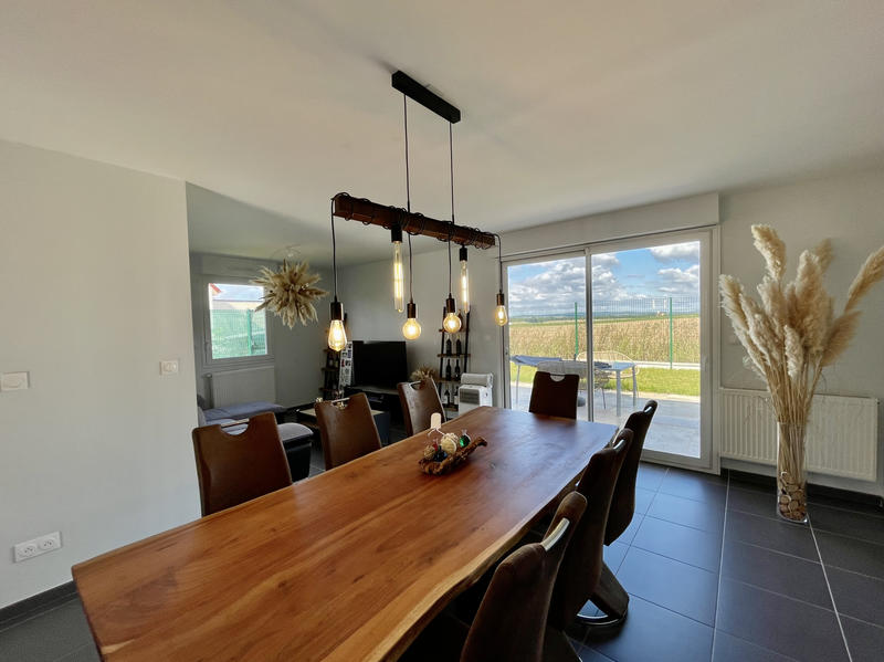 Maison - 94 m² - 5 pièces