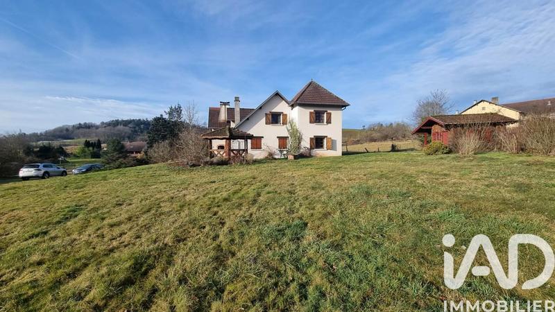 Maison - 220 m² - 7 pièces