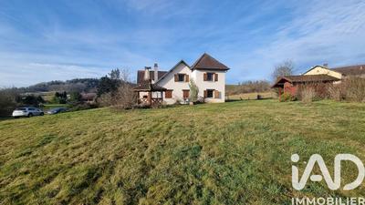 Maison - 220 m² - 7 pièces