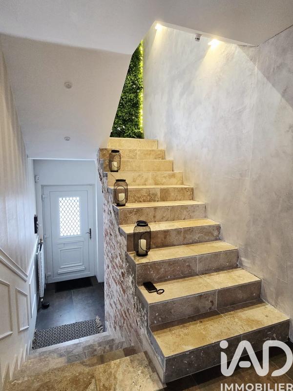 Maison - 235 m² - 7 pièces