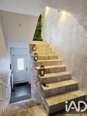 Maison - 235 m² - 7 pièces