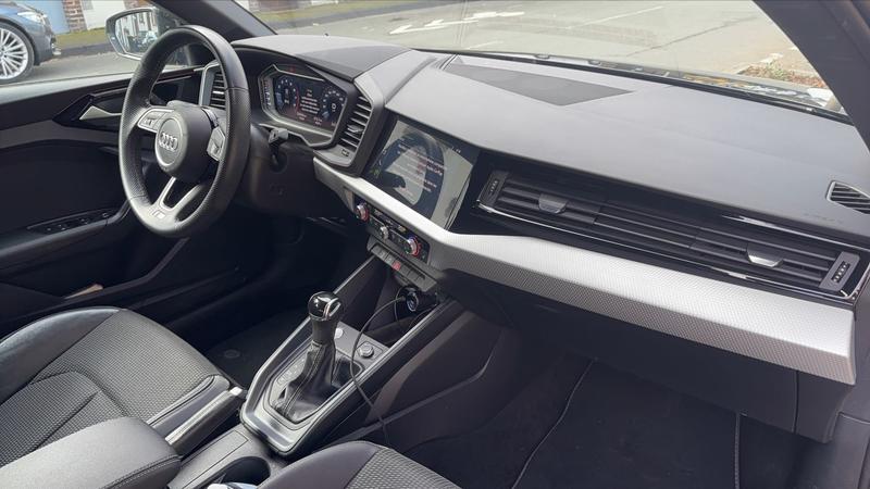 Audi A1 sportback 1.0 Tfsi 116 s-Tronic7 s line
