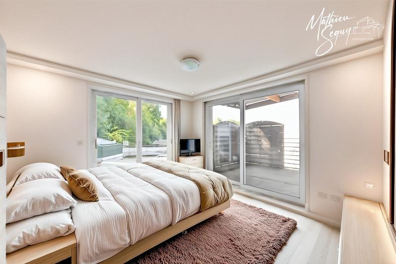 Local d'activité / Entrepôt - 274 m² - 9 pièces