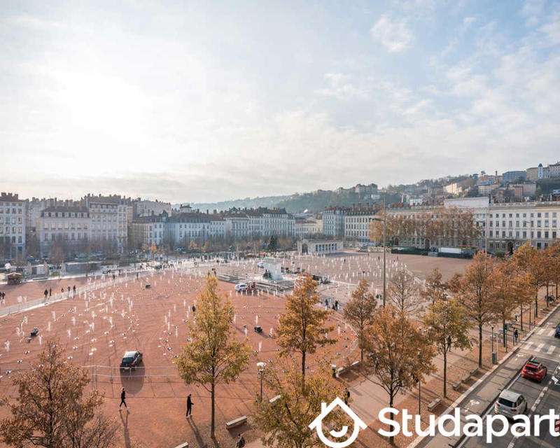 Chambre - 250 m² - 1 pièce