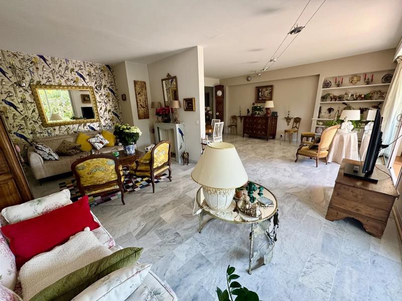 Appartement - 100 m² - 3 pièces