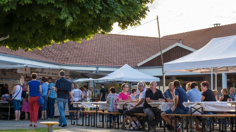 Marché nocturne gourmand