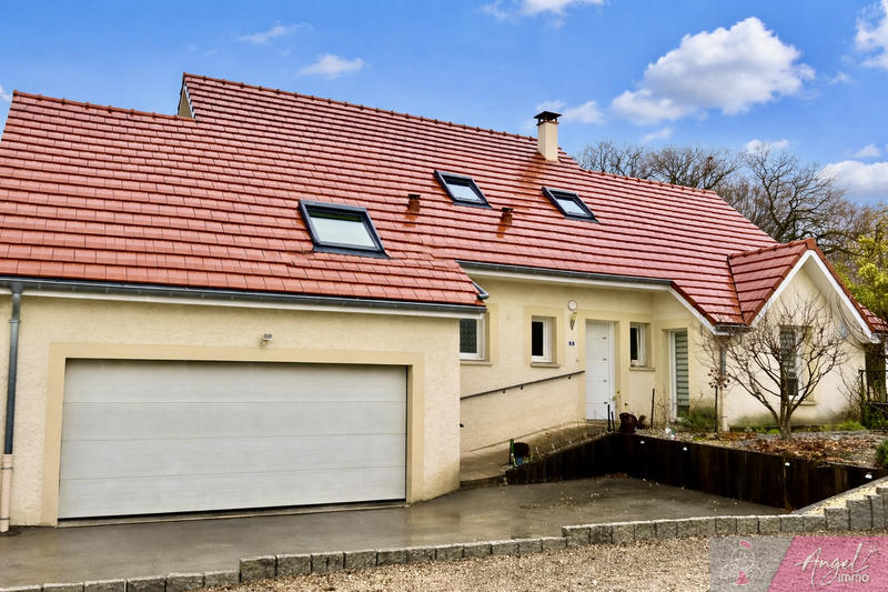 Maison - 168 m² - 7 pièces