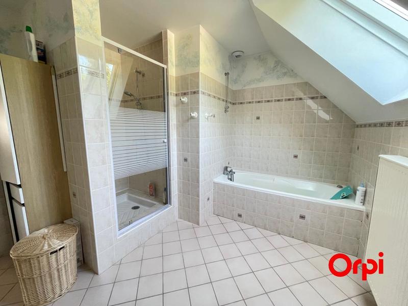 Maison - 215 m² - 8 pièces