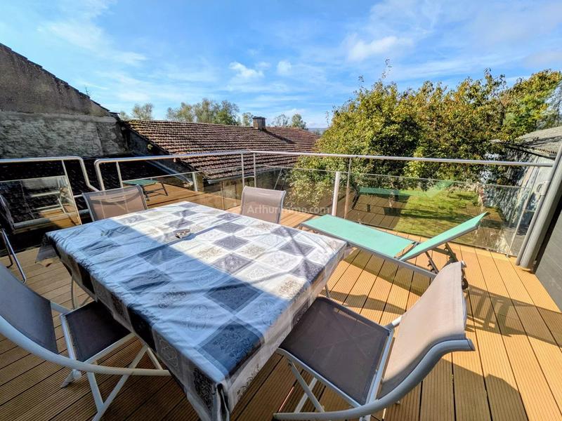 Maison - 205 m² - 5 pièces