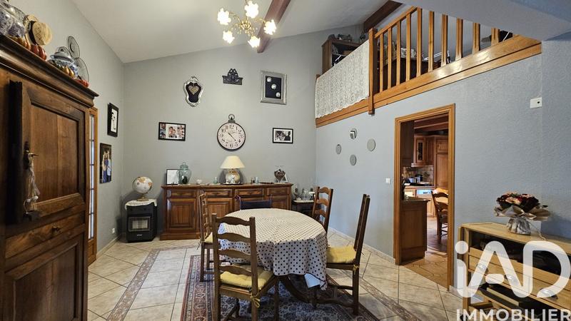 Maison - 275 m² - 6 pièces