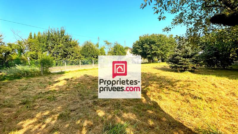 Terrain constructible - 1 029 m²
