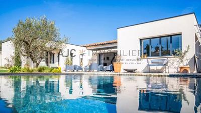 Maison - 163 m² - 4 pièces