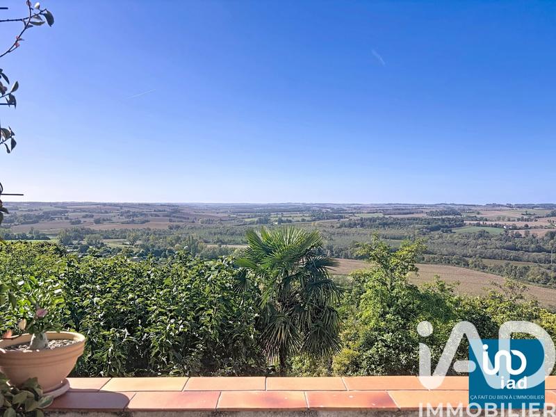 Maison - 220 m² - 10 pièces