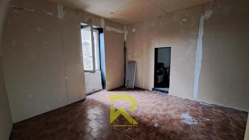 Maison - 228 m² - 8 pièces