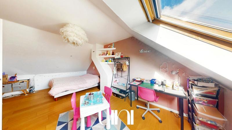 Maison - 137 m² - 6 pièces