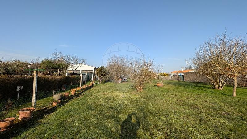 Maison - 280 m² - 10 pièces