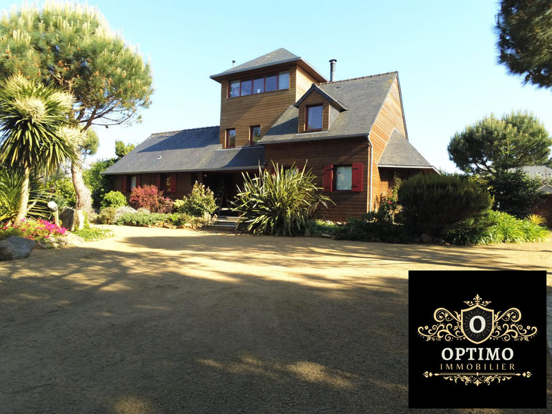 Villa - 168 m² - 9 pièces