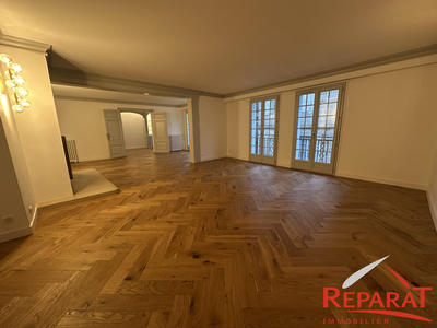 Appartement - 162 m² - 6 pièces