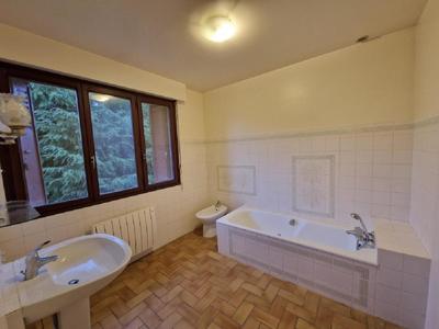 Maison - 140 m² - 4 pièces