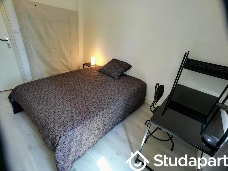 Chambre - 10 m² - 1 pièce