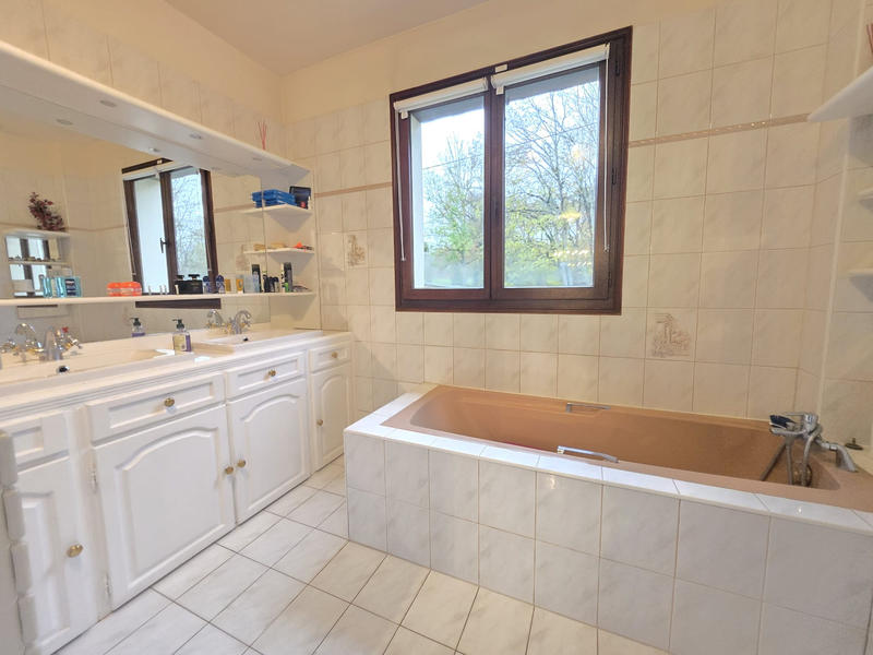 Maison - 178 m² - 6 pièces