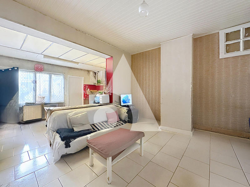 Maison - 90 m² - 5 pièces