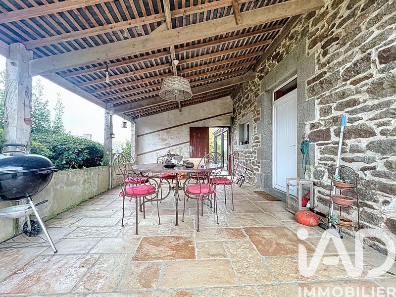 Maison - 220 m² - 10 pièces