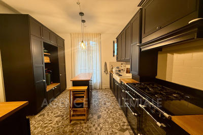 Maison - 210 m² - 8 pièces