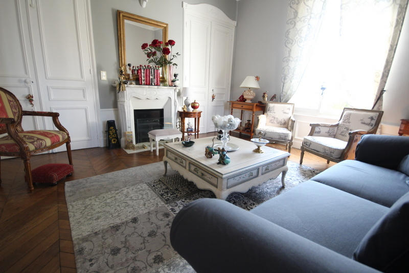 Maison de maîtres - 273 m² - 11 pièces