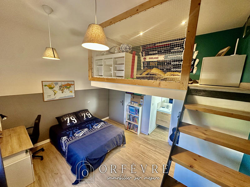 Maison - 180 m² - 6 pièces