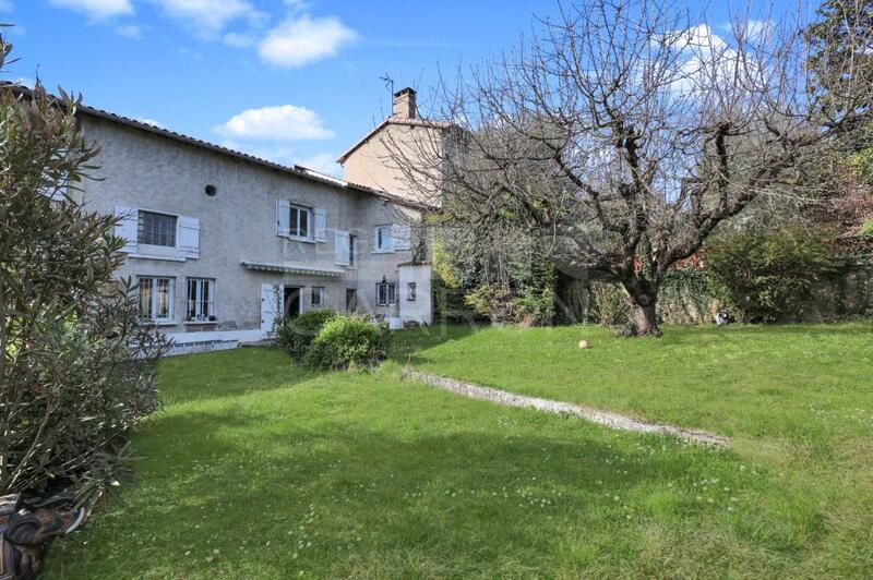 Maison - 263 m² - 6 pièces