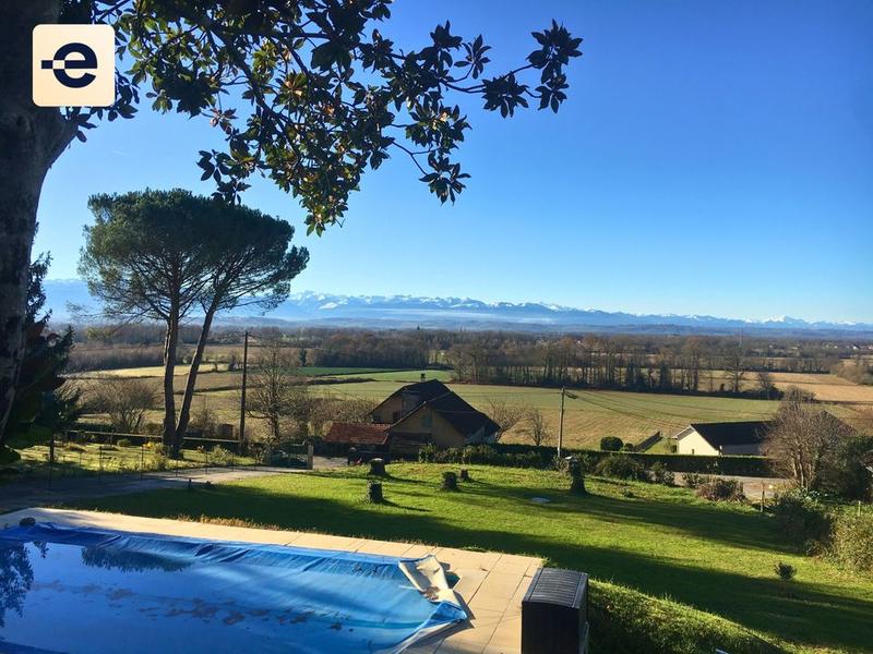 Maison - 246 m² - 7 pièces